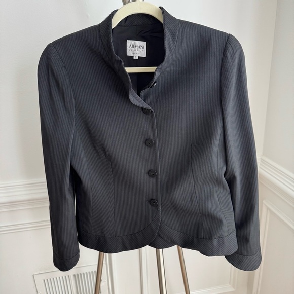 Armani Collezioni Women's Black Striped Blazer Jacket size 6 (42) - Picture 1 of 7
